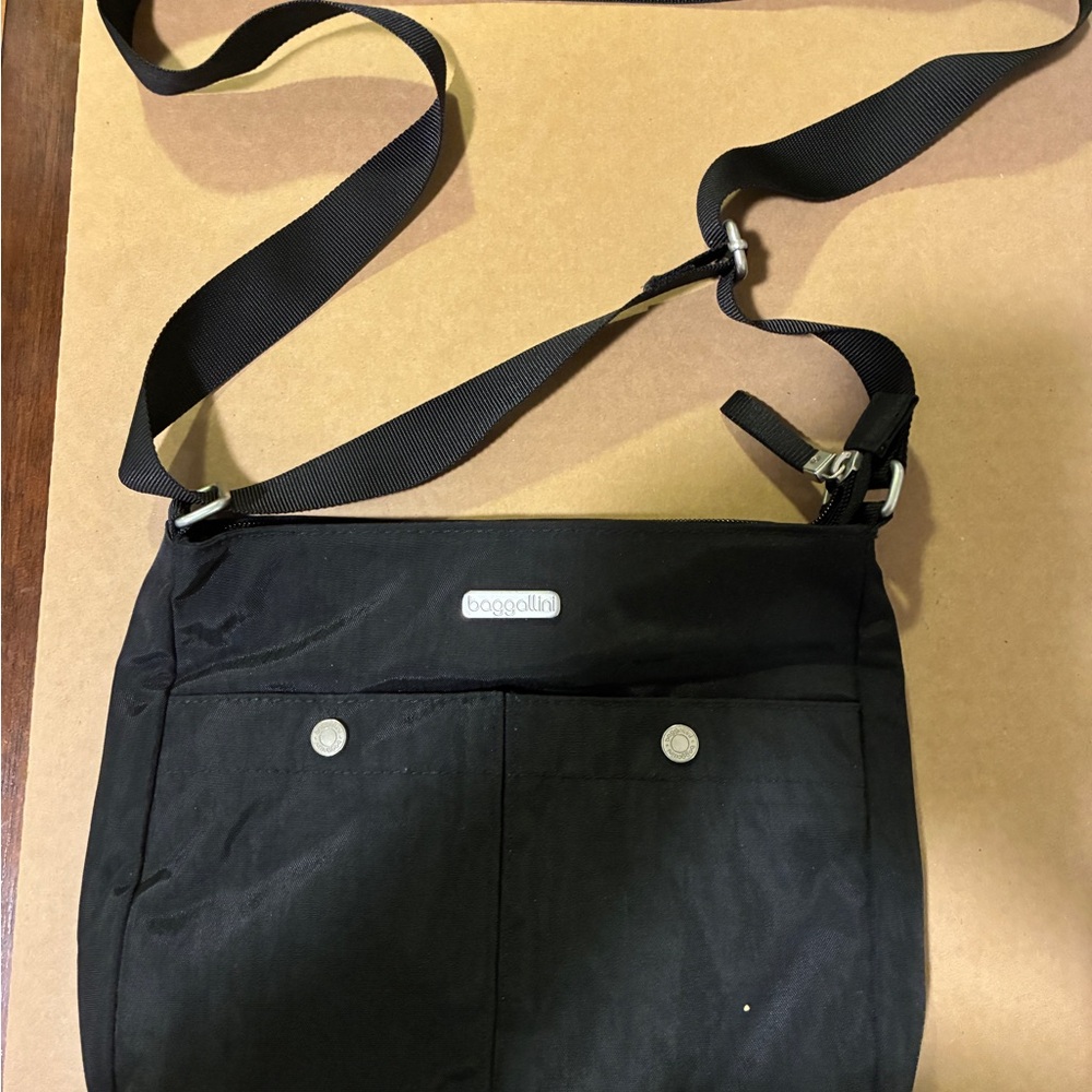 Baggallini Black Messenger Bag